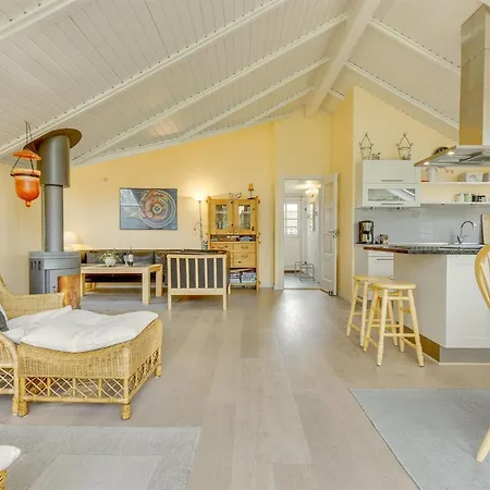 Armund - 300m From The Sea By Interhome Feriehus *