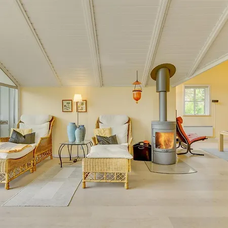 Armund - 300m From The Sea By Interhome Feriehus