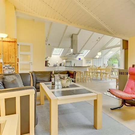 Armund - 300m From The Sea By Interhome Feriehus